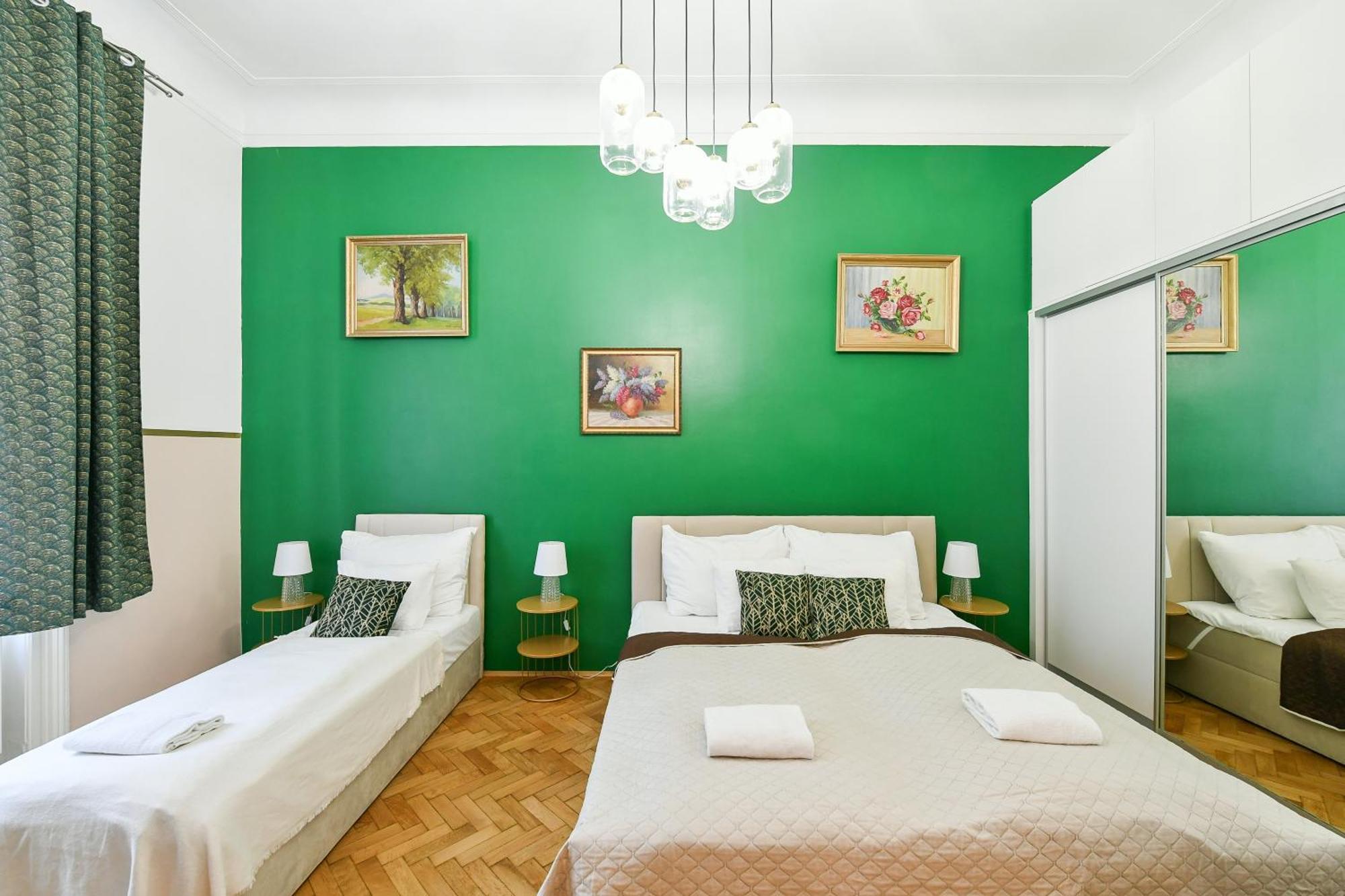 Stunning Charles Bridge Apartment Praag Buitenkant foto